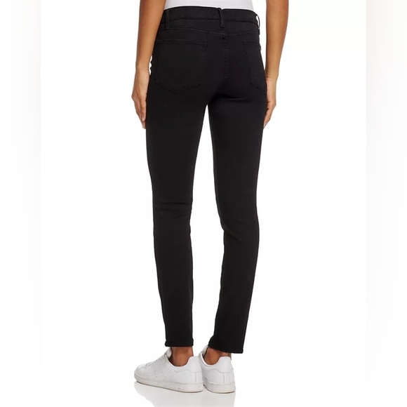 Frame Le High Skinny in Film Noir - Picture 10 of 15